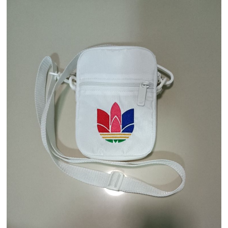 กระเป๋าสะพายอดิดาส (มือสอง)ไซส์มินิ Adidas Mini Bag White Shopee Thailand