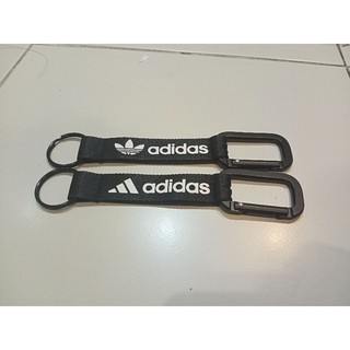 สินค้า พวงกุญแจตะขอผ้า Adidas