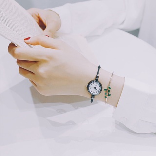 นาฬิกาข้อมือผู้หญิง นาฬิกาแบรนด์เนม นาฬิกาคู่ (แนะนำ)นาฬิกาข้อมือ ins ย้อนยุค นักเรียนหญิง เวอร์ชั่นเกาหลี เรียบง่าย กัน