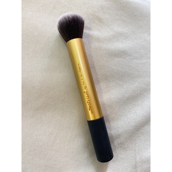 แท้💯 พร้อมส่ง Real Techniques buffing brush Used Shopee Thailand