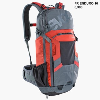 กระเป๋าไม่รวมถุงน้ำEvoc FR ENDURO 16 - Carbon Grey / Chill Red (Size M/L)