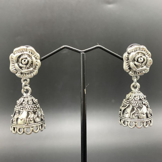 vintage jewelry เครื่องประดับต่างหูแบบไทย ต่างหู ต่างหูเจาะ ต่างหูทองคำ ต่างหูเงินดำ ลายดอกหางนกยูง