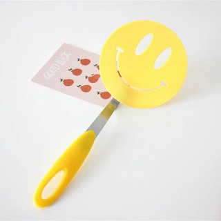 [[พร้อมส่ง]] ตะหลิวหน้ายิ้ม Smiley น่ารักๆ ใช้ตัก ไข่ดาว แพนเค้ก หรือนำมาตกเแต่งครัวเก๋ๆค่ะ ยิ้ม