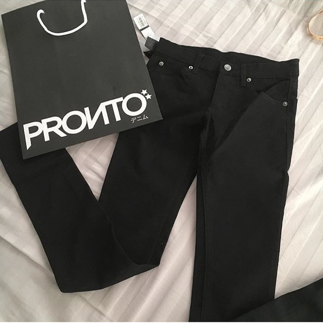 cheap-monday-narrow-black-ยีนส์สีดำเอวต่ำ-size-w25-l32-ซื้อจากร้าน-pronto