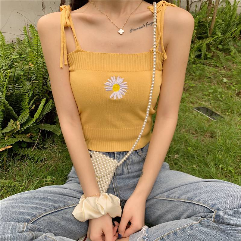 พร้อมส่ง-ไหมพรม-สายเดี่ยว-สายผูก-ลายปัก-ดอกเดซี่-สีเหลือง-เสื้อ-เสื้อสายเดี่ยว-ปักดอกเดซี่-สายผูกไหล่-ผูกไหล่