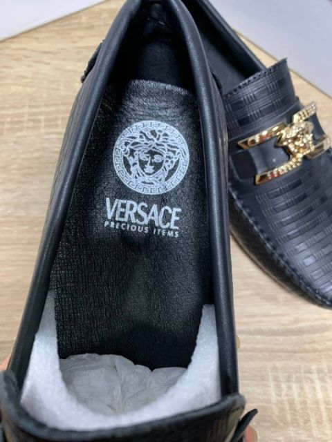 รองเท้าหนังรัดส้น-รองเท้าทางการ-versace