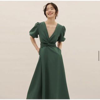 ภาพขนาดย่อของสินค้าพรี กิมมิคทวิสเอวผูกโบว์ด้านหลัง ทำให้มีอะไรขึ้นค่า ทรงนี้สวยเลยน้าา Amor Dress