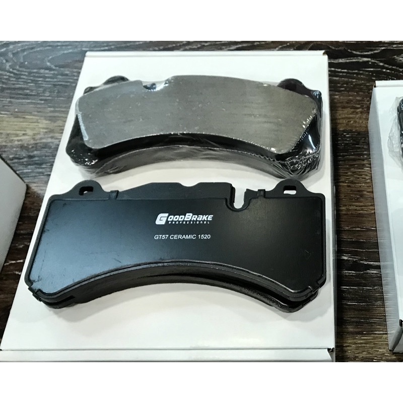 ผ้าเบรค Goodbrake สำหรับ เบรคหน้า Brembo GT หน้าผ้ากว้าง 57 mm. เกรด ...