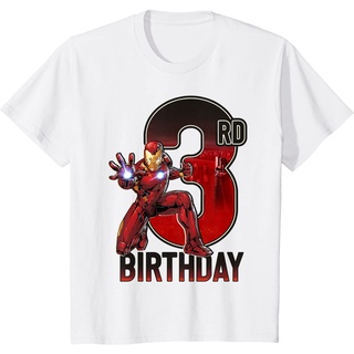 เสื้อยืดผ้าฝ้ายพรีเมี่ยม เสื้อยืด พิมพ์ลายกราฟิก Marvel Iron Man 3rd Birthday Action Pose สําหรับผู้ชาย