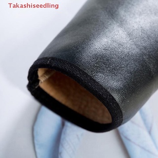 ภาพหน้าปกสินค้า(Takashiseedling) ถุงเท้าหนังนิ่ม กันลื่น ให้ความอบอุ่น เหมาะกับใส่ในบ้าน ในร่ม แฟชั่นฤดูหนาว สําหรับผู้ชาย และผู้หญิง ที่เกี่ยวข้อง