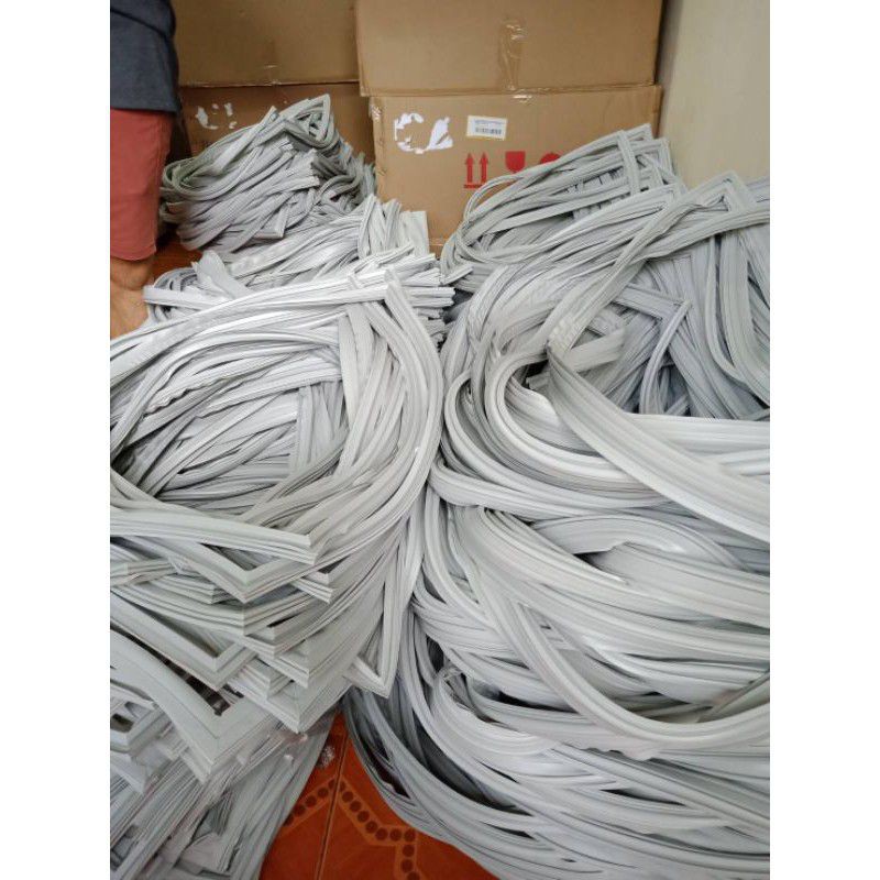 ขอบยางตู้เย็นยี่ห้อtoshiba-โตชิบา-รุ่นgr-a1803p-1ประตู
