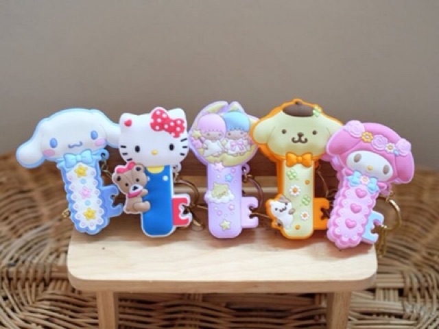 พวงกุญแจสำหรับห้อยกุญแจพร้อมตัวหนีบกระเป๋า-sanrio-ขนาด-8-cm-ราคา-159บาท-พวงกุญแจ-ที่ห้อยพวงกุญแจ