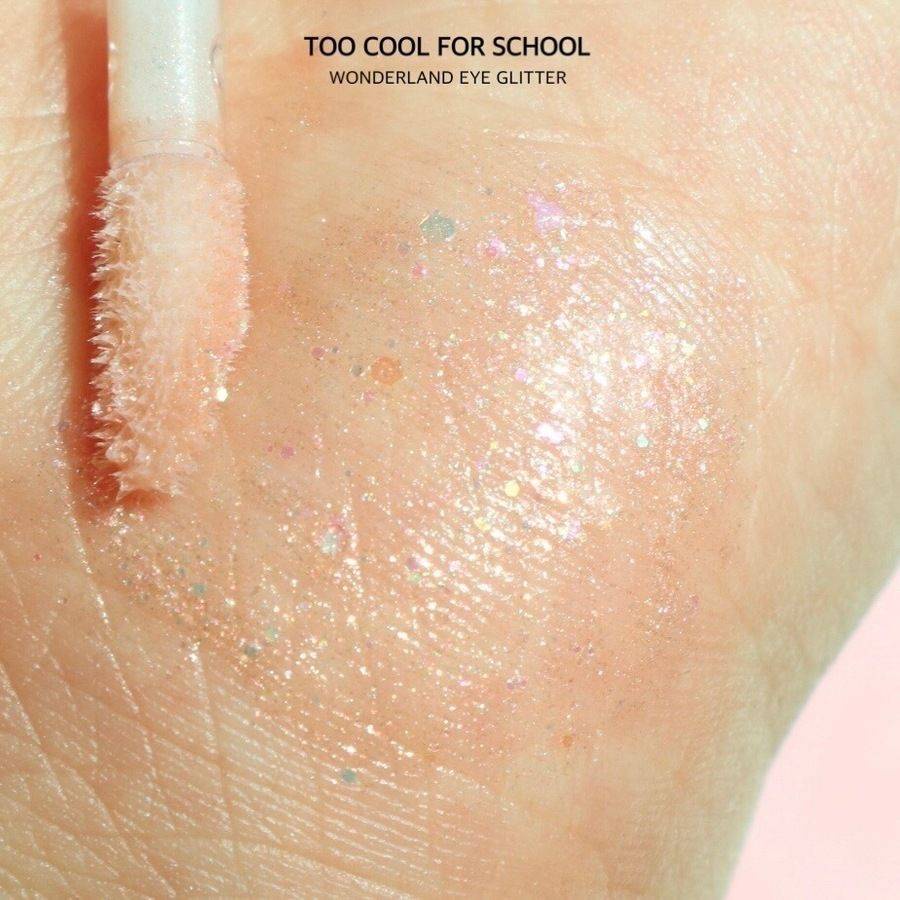 too-cool-for-school-tag-wonderland-eye-glitter