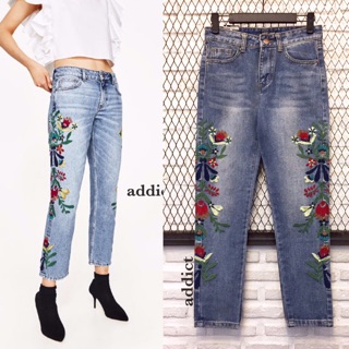 Mid-rise Jeans with Floral Embroidery