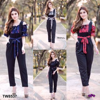 &lt;TW8537&gt;Jumpsuit จั้มสูทเว้าไหล่ แต่งทรงเหมือนทรงปาดไหล่ พิมพ์ลายโซ่ ช่วงกางเกงสีพื้นตัดเย็บด้วยผ้าบลูเวฟเนื้อดี