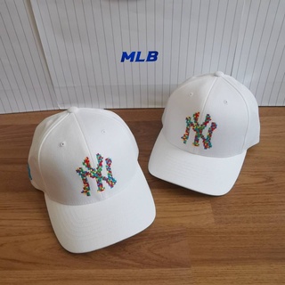 Mlb play pixel ball cap หมวกสีขาว โลโก้ NY Lego 🤍🌈 (โลโก้ด้ายปัก ไม่ใช่งานสกรีน ไม่มีลอก)