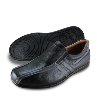 ภาพขนาดย่อของภาพหน้าปกสินค้าFREEWOOD CASUAL SHOES รองเท้าหนัง รุ่น 79-613 สีดำ (BLACK) จากร้าน freewood_officialshop บน Shopee
