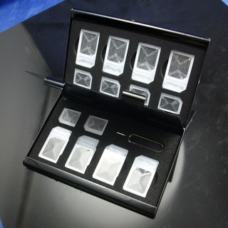 ภาพหน้าปกสินค้ากล่องเก็บการ์ดอลูมิเนียม 15 in 1 SIM ที่เกี่ยวข้อง