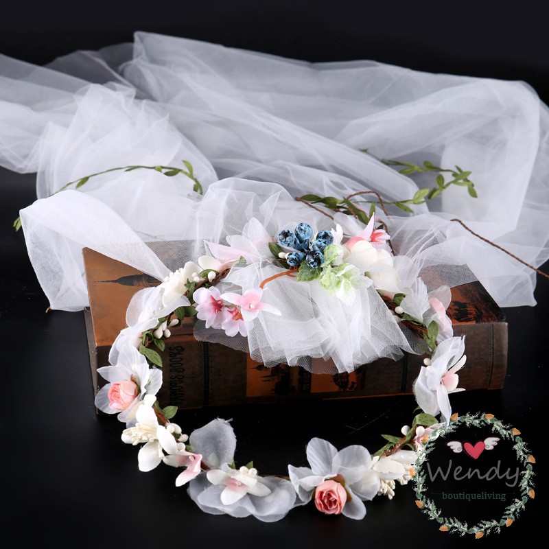 ภาพหน้าปกสินค้าHandmade Blueberry Wreath Tiara White Veil Fabric Flower Bridal Headpiece Wedding Acc จากร้าน boutiqueliving.th บน Shopee
