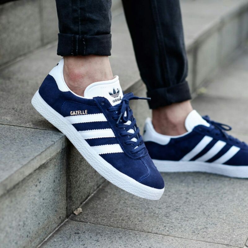 รองเท้าผ้าใบ-adidas-gazelle-สีน้ําเงินขาว