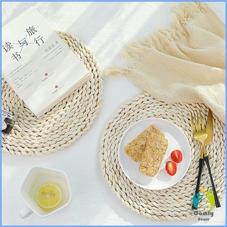 Comfy แผ่นรองหม้อสานจากต้น กก วัสดุธรรมชาติ ที่รองจาน รองแก้ว สานทรงกลม Corn husk woven placemat