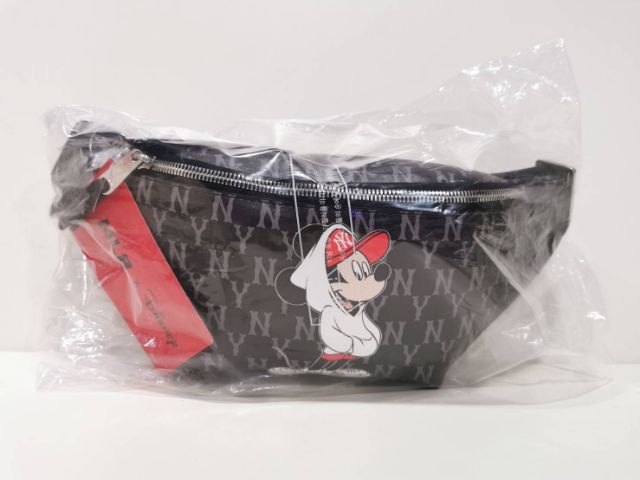 พร้อมส่ง-mlb-x-disney-กระเป๋าคาดอก-สีดำ-ของแท้-ของใหม่-100