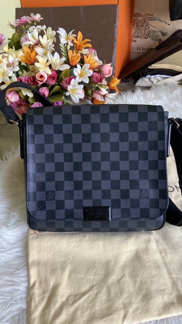 Louis Vuitton District PM Graphite Damier- 2013 – Thermodynamic Research