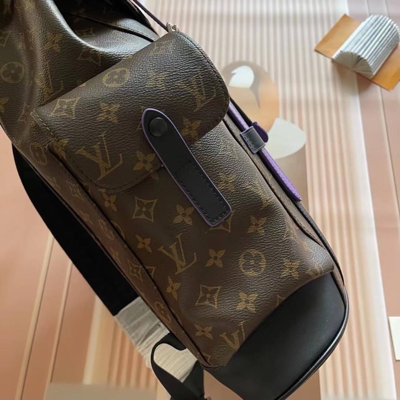 กระเป๋าแบรนด์เนม-กระเป๋าเป้-louis-vuitton-christopher-leather-backpack-เป็นงานดีที่สุดเทียบเท่าของแท้คุณภาพดี