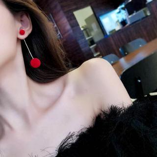 ภาพหน้าปกสินค้าFashion Red Black Plush Ball Drop Earrings For Women Korea Velvet Round Tassel Long Dangle Earrings Statement Pendant Jewelry ที่เกี่ยวข้อง