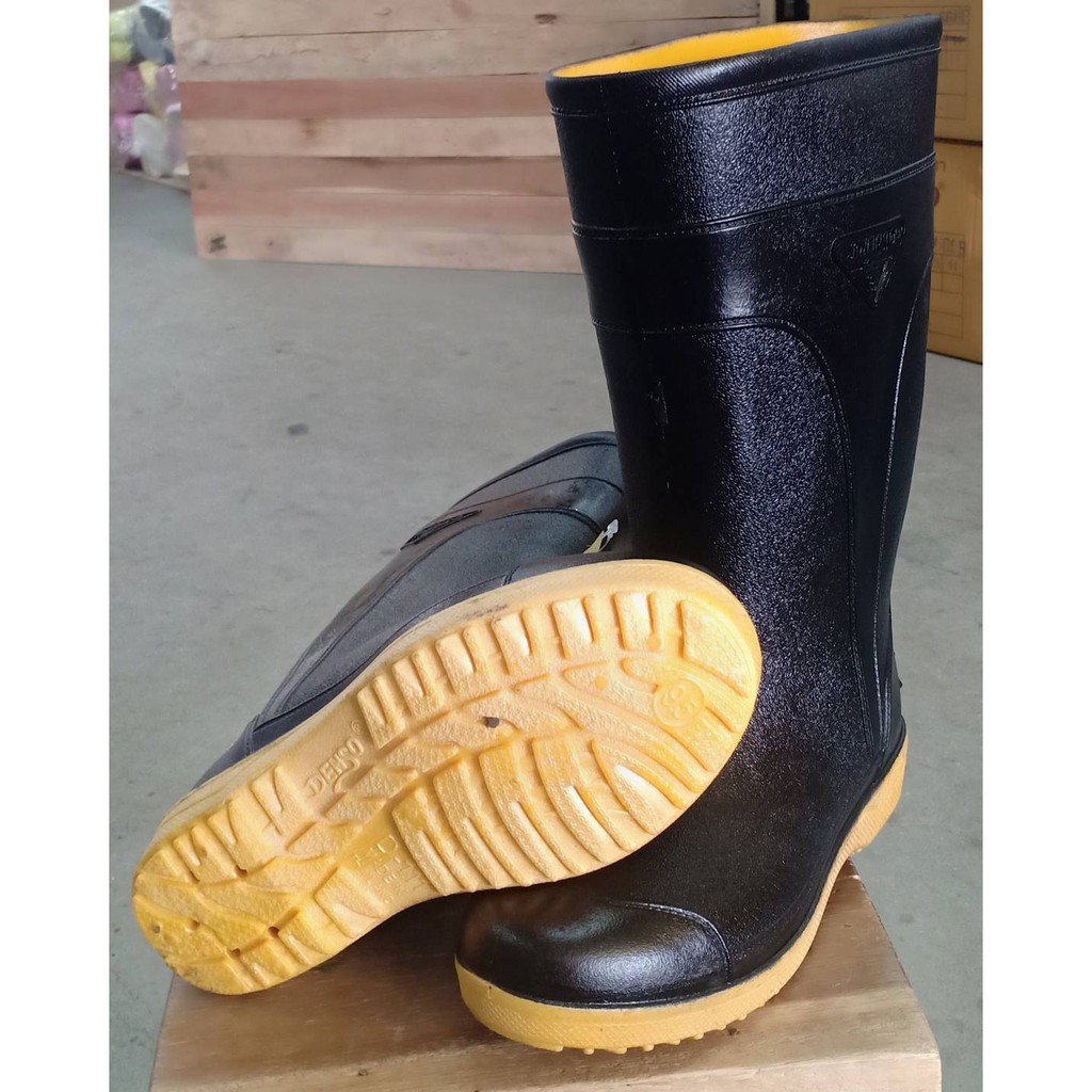 ภาพหน้าปกสินค้าCMV รองเท้าทำสวน Denso 111 รองเท้าบู้ทยาง รองเท้าบู้ทกันน้ำ รองเท้าบู้ทเนื้อนิ่ม Denso รุ่่น 111 สีดำ น้ำตาล จากร้าน z0i5j04zzt บน Shopee