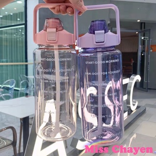 ภาพขนาดย่อของภาพหน้าปกสินค้าสินค้าพร้อมส่ง (ฟรีสติ๊กเกอร์)2L 9 สีสันน่ารักขวดน้ำพลาสติกแบบพกพาเครื่องหมายบอกเวลา จากร้าน misschayen บน Shopee