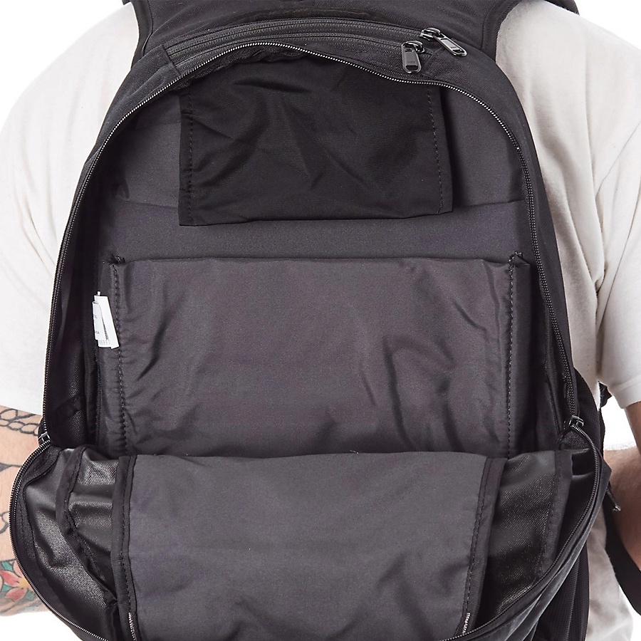 dakine-กระเป๋าเป้-รุ่น-explorer-สีcarbon