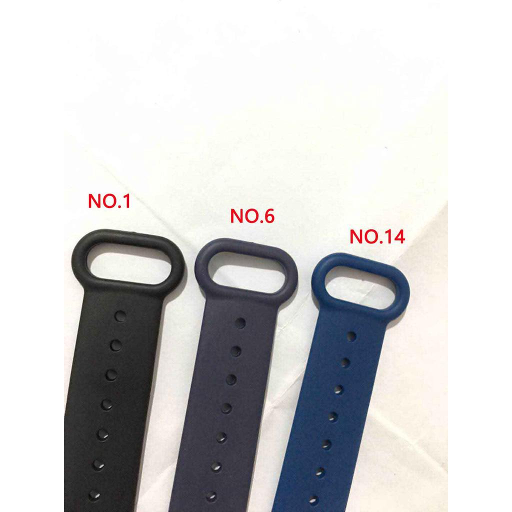 ภาพขนาดย่อของภาพหน้าปกสินค้าสายนาฬิกาซิลิโคน สำหรับ Xiaomi Mi Band 4 Miband 4 จากร้าน dinghanda.th บน Shopee ภาพที่ 7