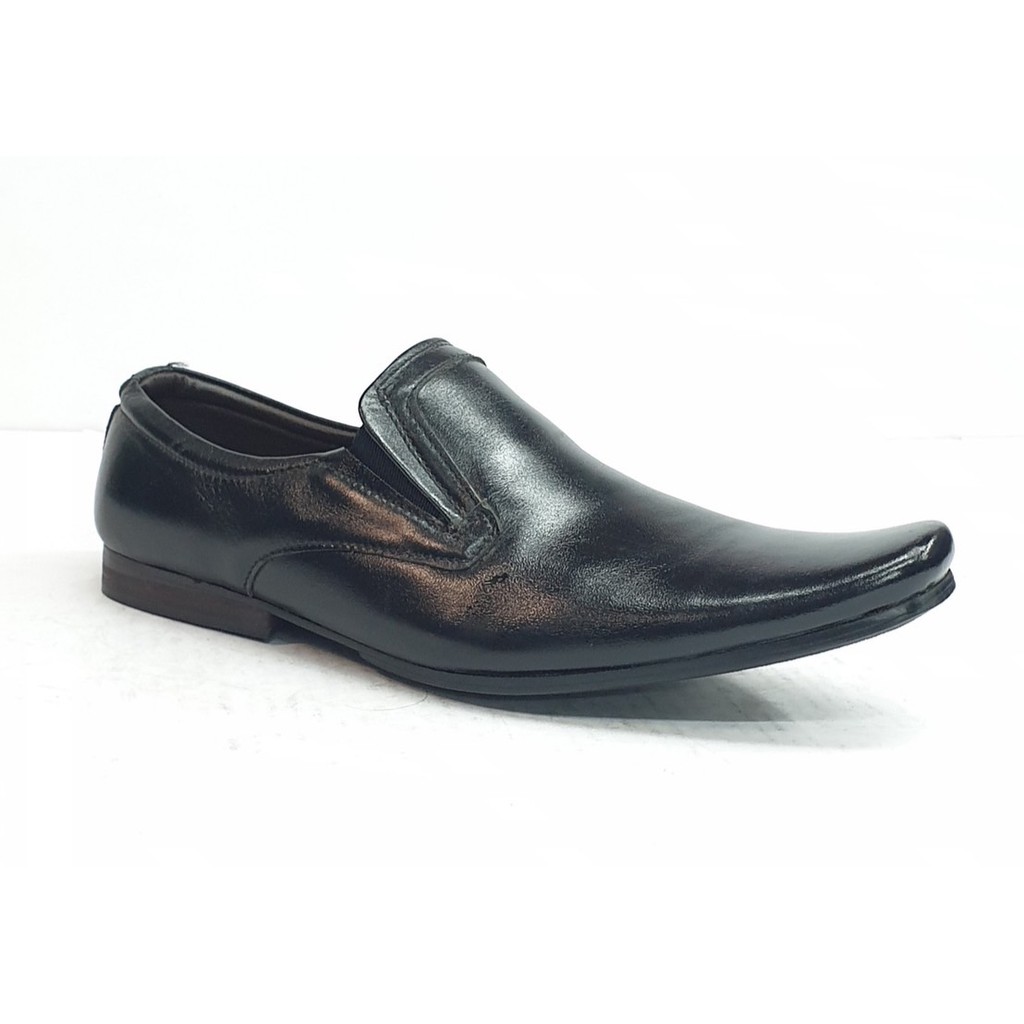 ภาพหน้าปกสินค้ารองเท้าหนังแท้100%ผู้ชาย รองเท้าคัทชูผู้ชายแบบสวม สีดำและสีน้ำตาลA4รองเท้าโลฟเฟอร์ จากร้าน canoeshoe บน Shopee