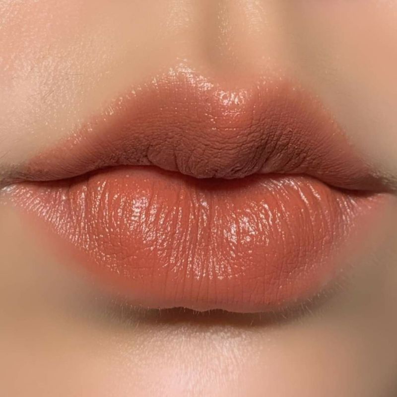 loreal-rouge-signature-สีสวยมาก-สีโทนส้มนู้ด-ทาแล้วหน้าสว่าง-เนื้อบางเบาสบายปาก-ทาแล้วปากไม่แห้ง-ติดทน