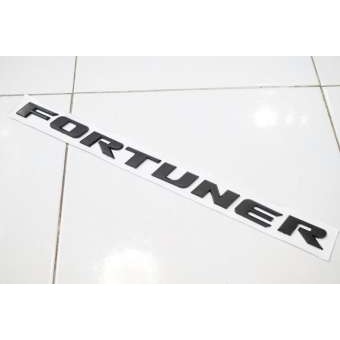 ป้ายโลโก้toyota-fortuner-พลาสติกสีดำด้าน-ขนาด36-5x2-3cm-ติดตั้งด้วยเทปกาวสองหน้า