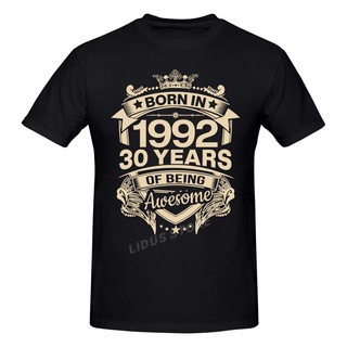 เสื้อยืดผ้าฝ้ายพิมพ์ลายเสื้อยืดคอกลม พิมพ์ลายกราฟฟิค Born In 1992 30 Years สําหรับวันเกิด 30Th