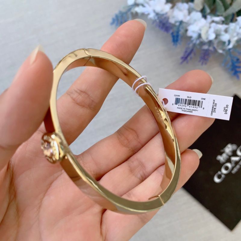 ส่งฟรี-กำไล-สีทอง-coach-c0199-open-circle-hinged-bangle-รอบวง-17-17-5เซนติเมตร