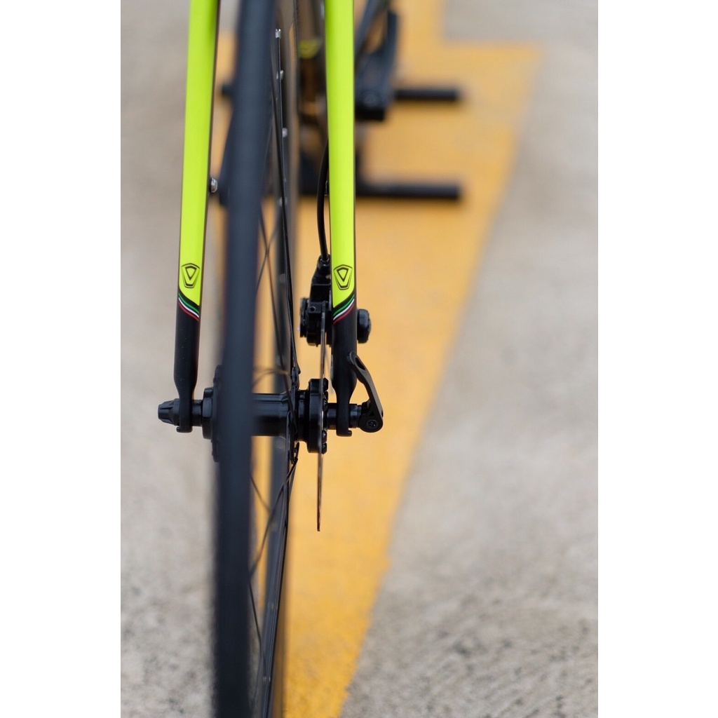 จักรยานไฮบริด-java-siluro-disc-shimano-altus-sora-18-speed-เสือหมอบแฮนด์ตรง-แฮนด์ตรง-เฟรมอลู-ตะเกียบคาบอน