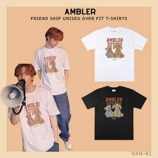 [AMBLER] เสื้อยืดแขนสั้น พิมพ์ลาย FRIEND SHIP UNISEX OVER FIT สไตล์เกาหลี สําหรับคู่รัก