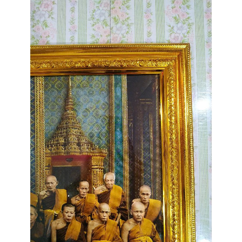 ภาพมงคล-รวมพระเกจิอาจารย์ดังใส่กรอบทองสวยงามมากๆ-ขนาดรวมกรอบ18x23นิ้ว