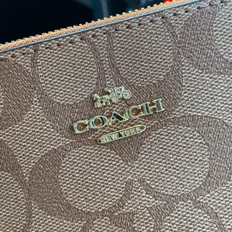 กระเป๋า-coach-f58695-large-wristlet-ส่งฟรี