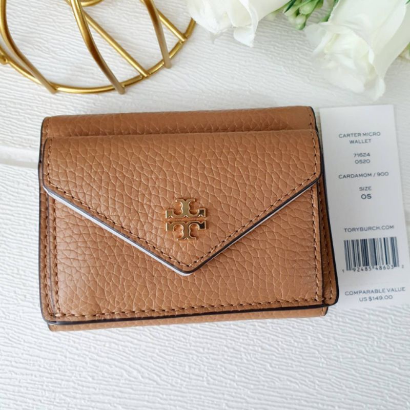 สด-ผ่อน-กระเป๋าสตางค์-3-พับ-ใบสั้น-สีน้ำตาล-71624-tory-burch-carter-micro-wallet-สี-cardamom