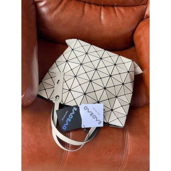 baobao-issey-miyake-tote-bag-6x6-กระเป๋า-tote