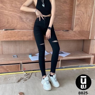 ภาพหน้าปกสินค้ากางเกงยีนส์เอวสูงสีดำแต่งขาด นิยมยีนส์🌼👖ยีนส์ของคนคูลๆ ยีนส์เบสิคๆที่สาวๆควรมีติดตู้ไว้ ซื่อไปได้ใส่แน่นอน เชื่อสิ🥰🥰 ที่เกี่ยวข้อง