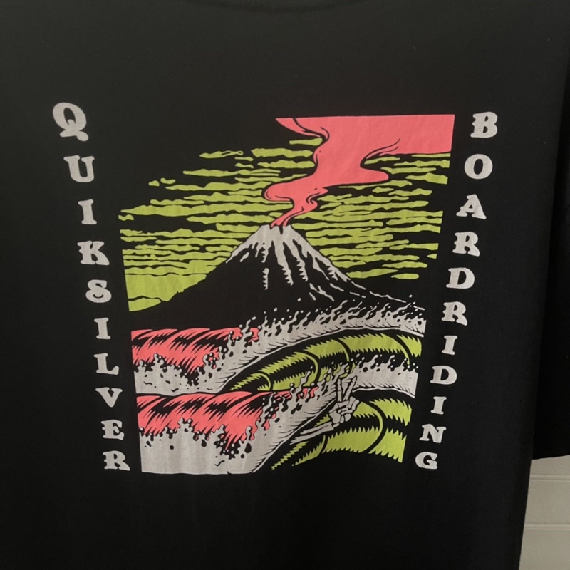 quiksilver-เสื้อยืดมือสองของแท้-พร้อมส่ง