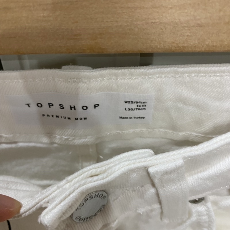 topshop-premium-mom-jeans-in-white-size-25-30-ของใหม่-พร้อมส่ง