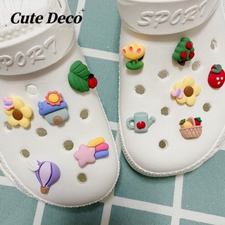 ภาพหน้าปกสินค้า【 Cute Deco 】ลูกโป่งลมร้อน ลายการ์ตูนน่ารัก (10 แบบ) ลูกโป่งลมร้อน / บ้าน / จี้ดอกทานตะวัน ปุ่ม Crocs / Jibbitz Croc รองเท้า DIY น่ารัก / วัสดุเรซิน เสน่ห์ สําหรับ DIY ที่เกี่ยวข้อง