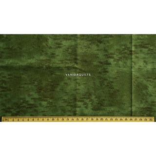 ผ้าคอตตอนอเมริกานำเข้า ขนาด 1/2 หลา (45x110cm) Cotton 100% ผ้าสีพื้นโทนเขียวขี้ม้าเข้ม (รหัส Bearhugs09)