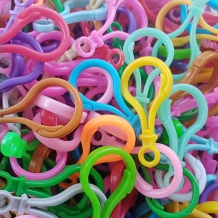 lobster-clasp-plastic-keychain-ห่วงพลาสติก-ตะขอก้ามปู-แหวนพวงกุญแจพลาสติก-คละสี-ขายปลีก-ขายส่ง